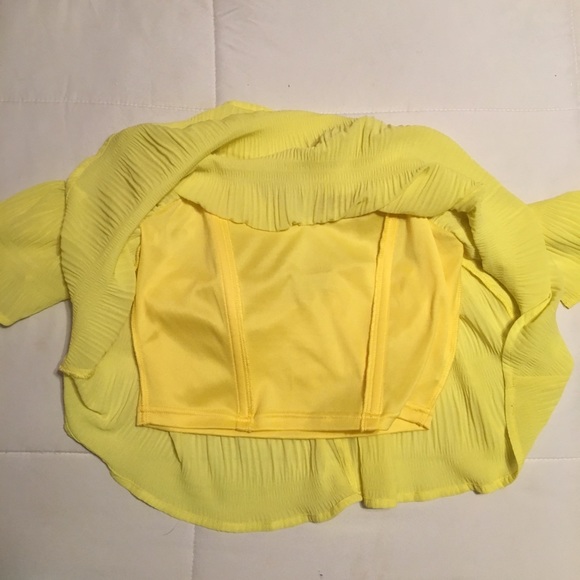 Yellow flowy off the shoulder top - Picture 4 of 5